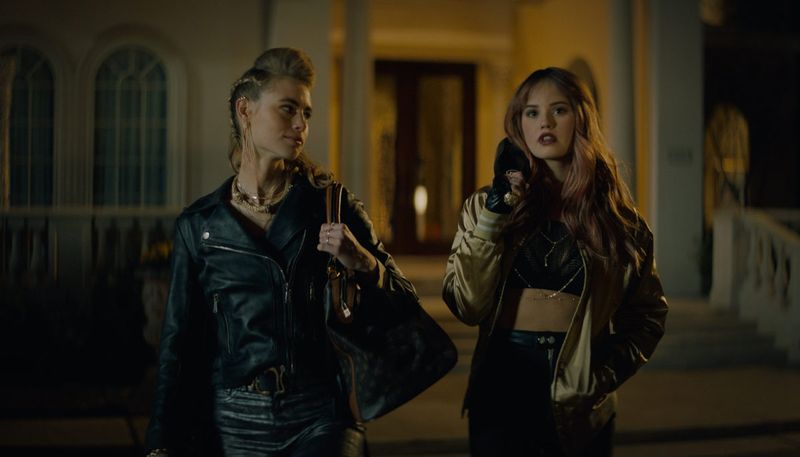 Nocne kły (2021) – recenzja filmu [Netflix]. Te wampiry ssą