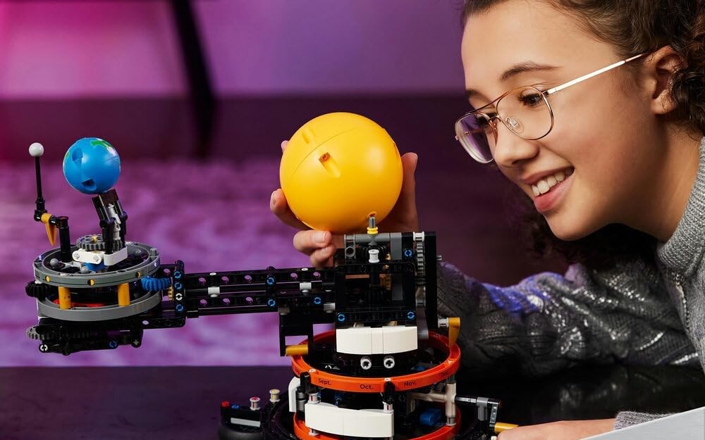 lego technic planeta ziemia i księżyc