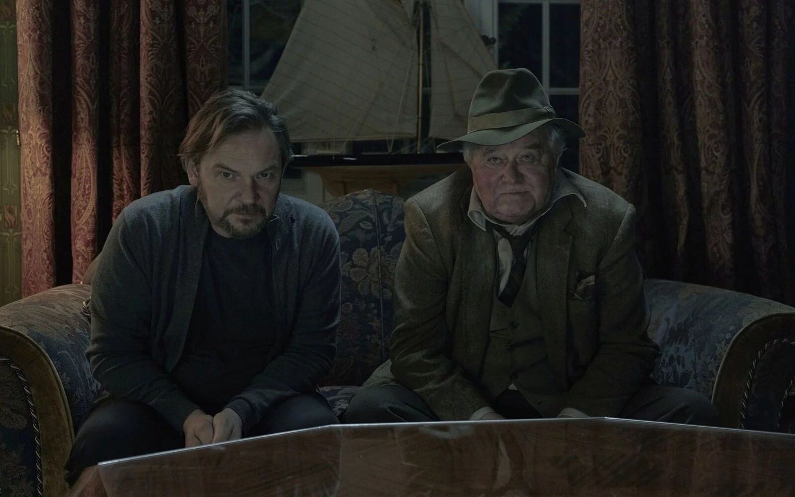 Zapiski śmiertelnika (2026) – recenzja filmu [Galapagos]. Zabili go i nie uciekł... Jakby