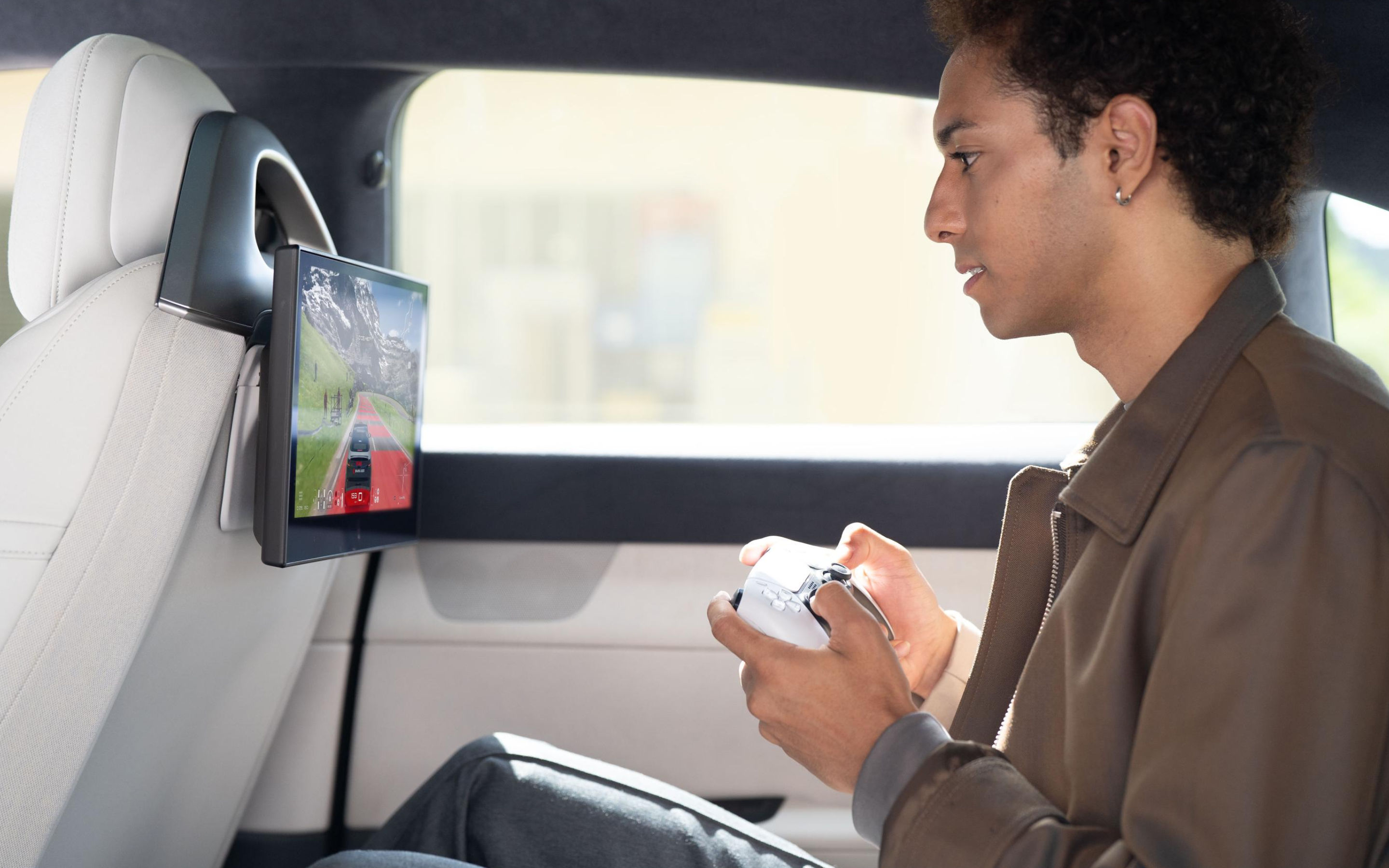 PlayStation będzie mieć oficjalne auto! Japońska legenda motoryzacji pozwoli na grę podczas podróży