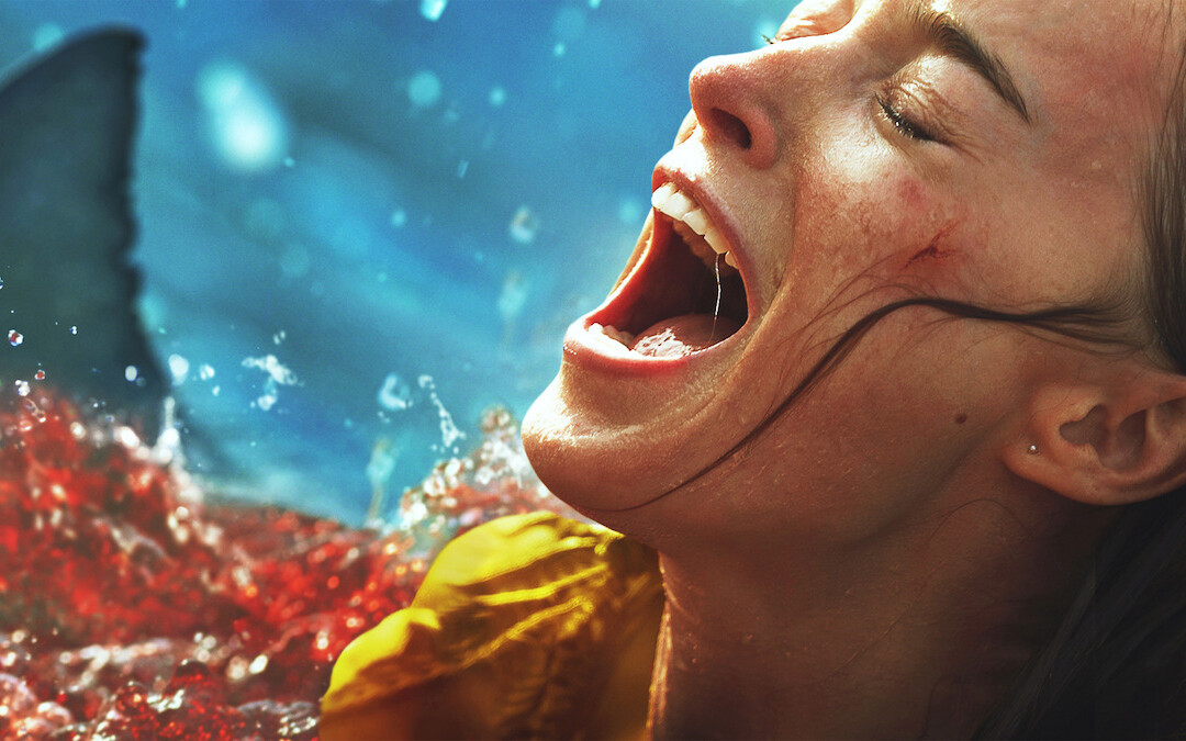 Thrash (2026) - recenzja filmu [Netflix]. Kiedy rekiny toną w morzu absurdu i niewykorzystanego potencjału