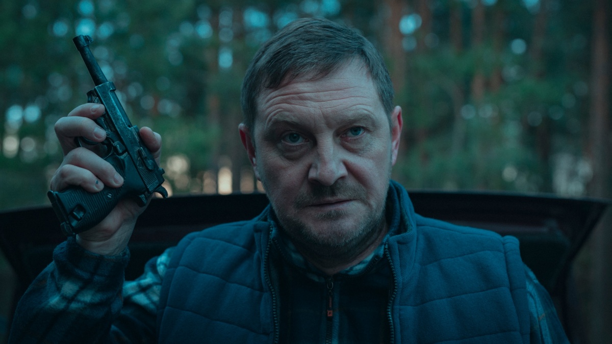 Pewnego razu na krajowej jedynce (2022) – recenzja i opinia o serialu [Netflix]. Leon