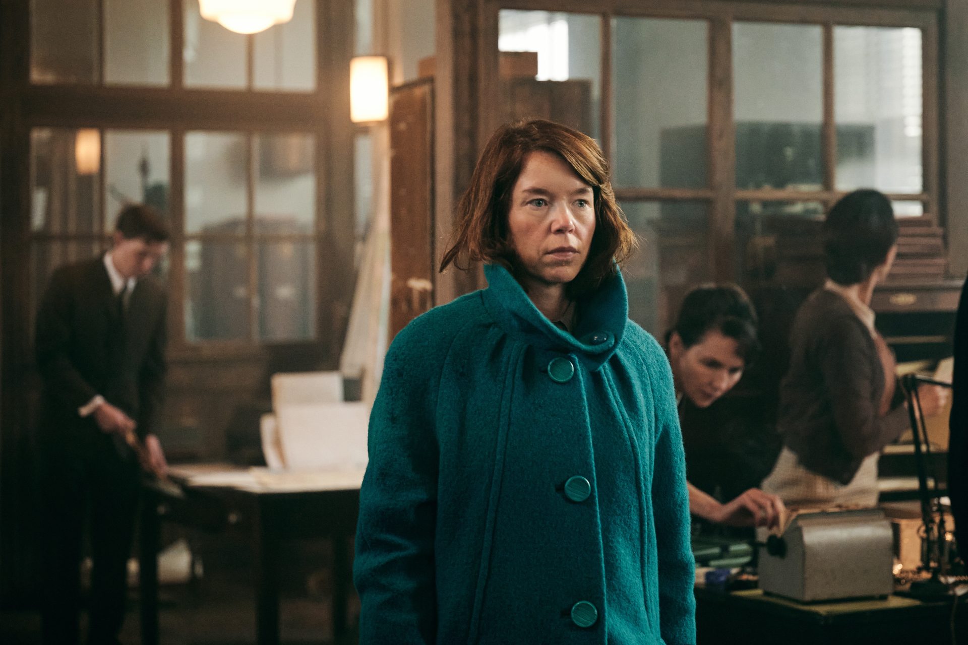 Szpieg wśród przyjaciół (2022) – recenzja i opinia o miniserialu [HBO Max]. Agenta Lily Thomas