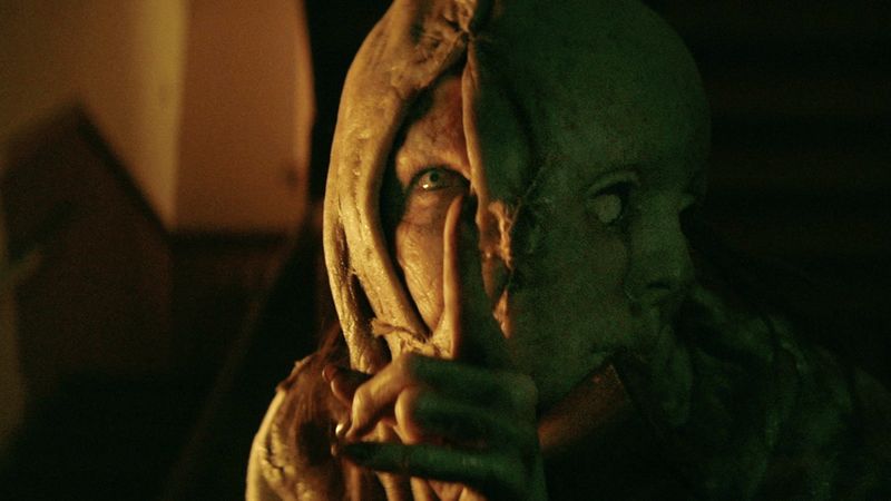 Resident Evil: witajcie w Raccoon City (2021) - recenzja filmu [UIP]. Miało być dla fanów, wyszło dla nikogo