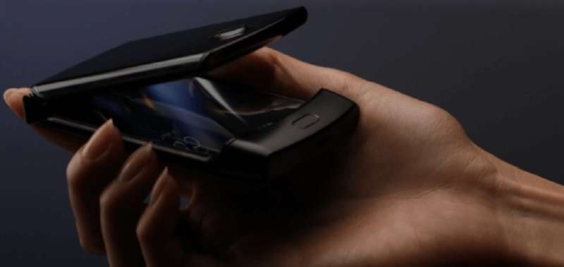 Motorola RAZR połączy klasykę z nowoczesnością. Składany smartfon na pierwszym zdjęciu [Aktualizacja #1]