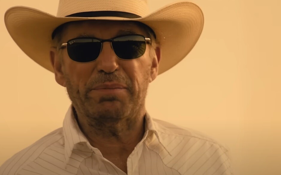 Landman (2024) - recenzja serialu [SkyShowtime]. Ropa, krew i biusty