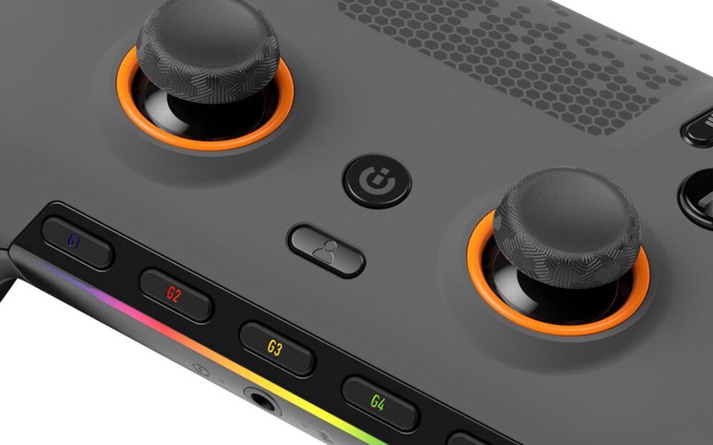 Profesjonalny kontroler SCUF Envision Pro z 11 programowalnymi przyciskami i RGB za 249 zł (rabat 400 zł)