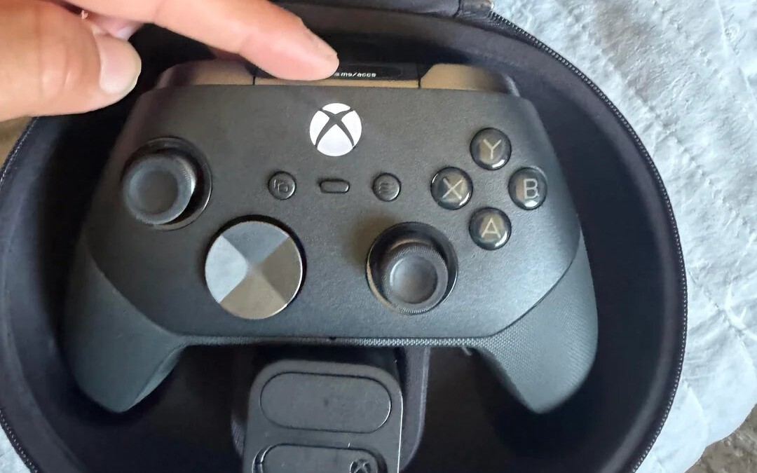 Xbox Elite Series 3 wyciekł! Gracz otrzymał w swoje ręce ulepszony pad Microsoftu