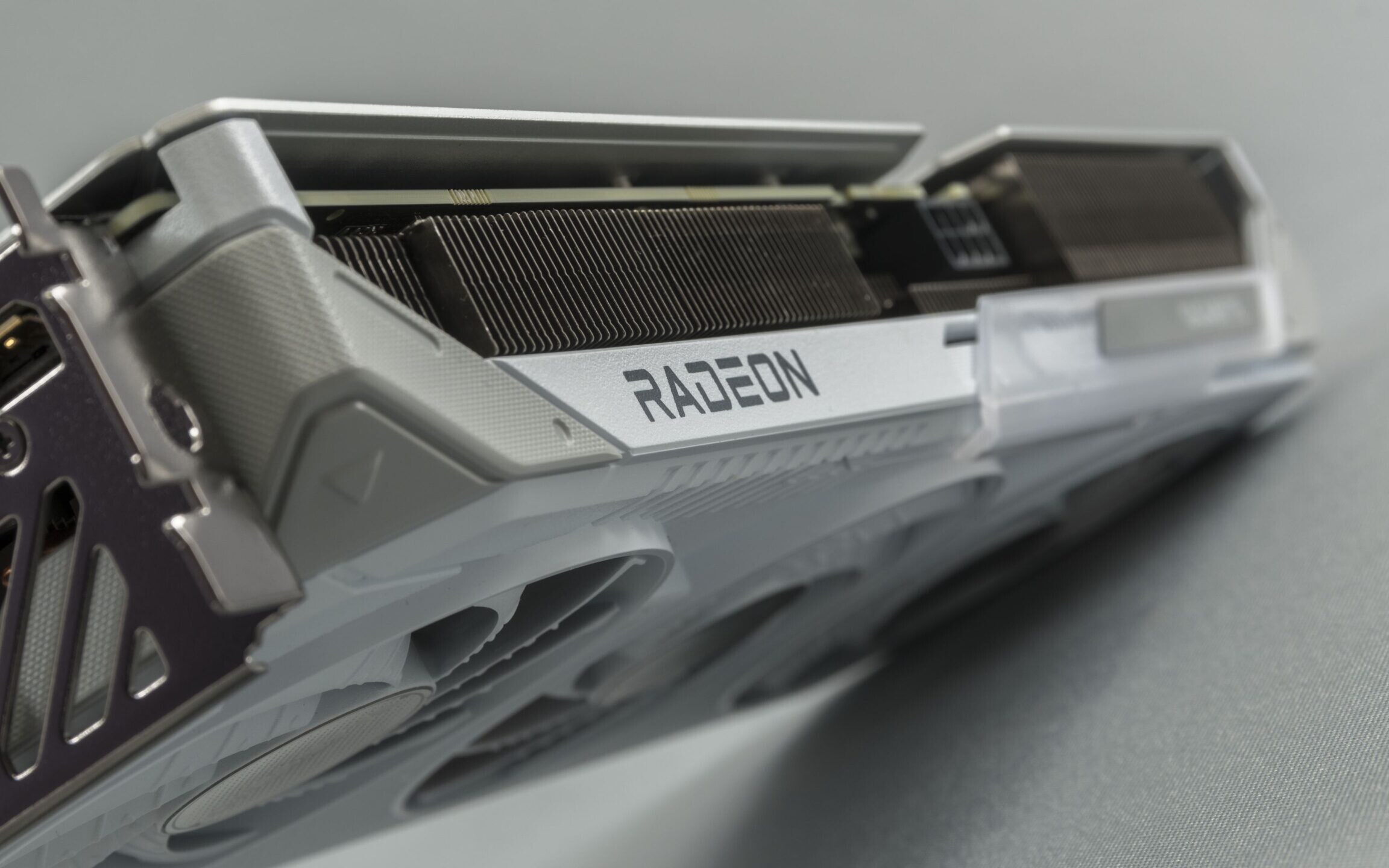 Rekord świata pobity. Budżetowy AMD Radeon RX 9060 XT został podkręcony do kosmicznych wartości