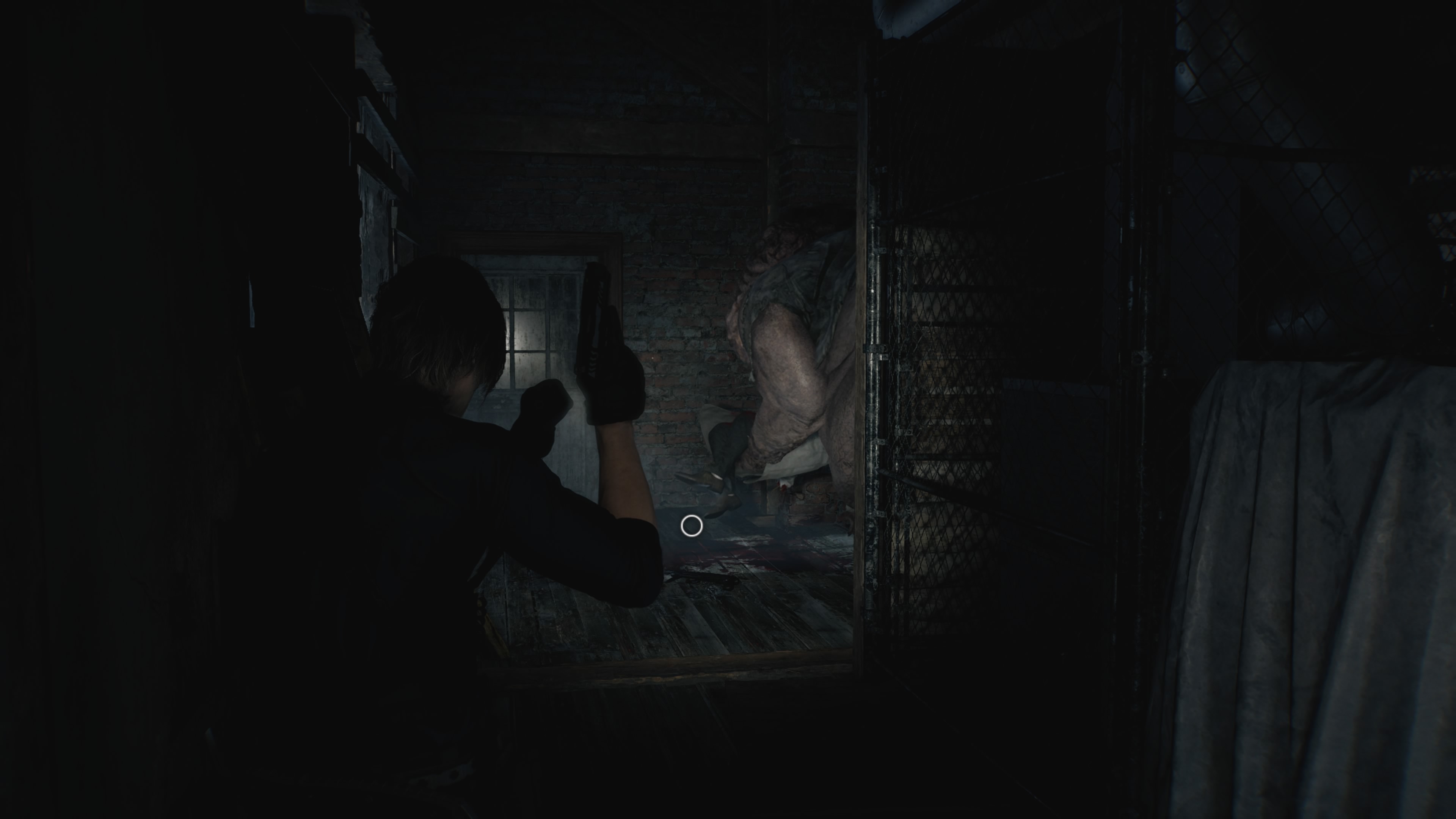 Resident Evil Requiem - Leon: poddasze, strzelba, zmutowani, biuro dyrektora, spiżarnia