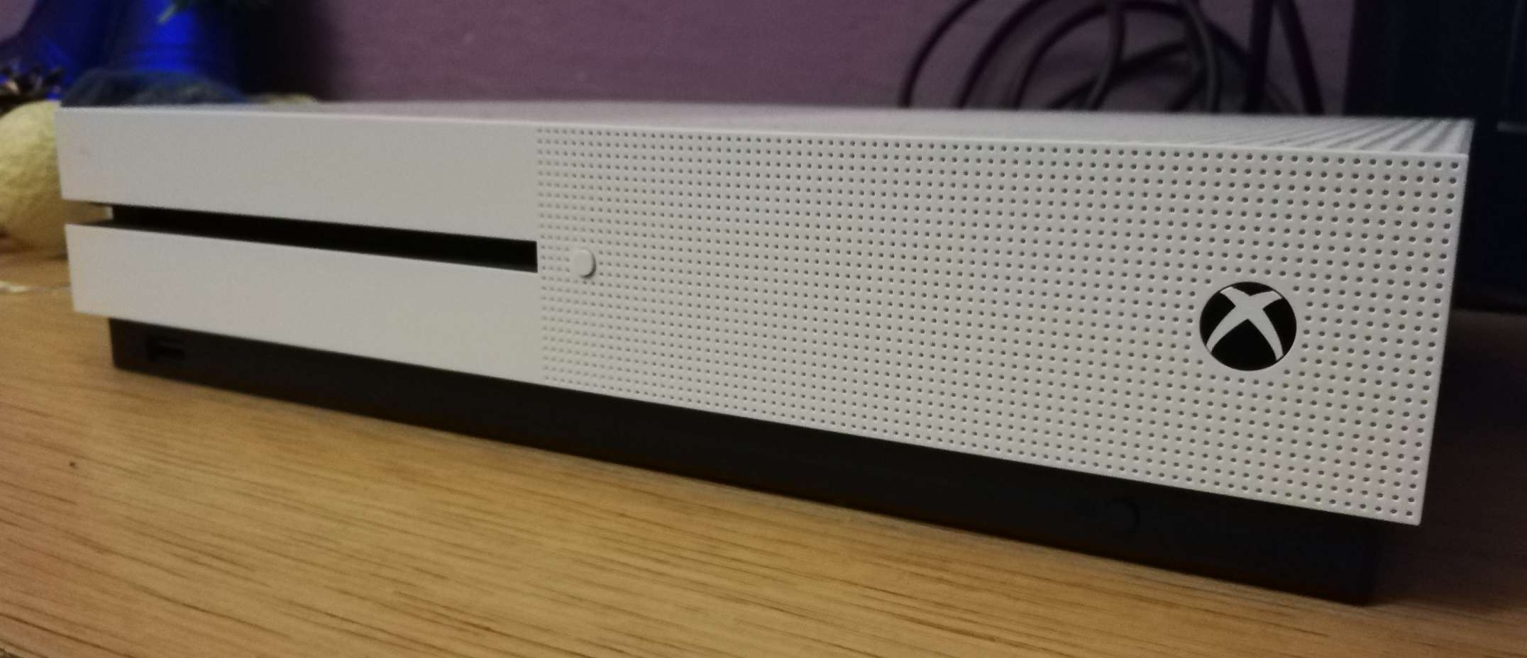 5 tygodni z Xboxem Slim, czyli pierwsze wrażenia po zakupie białego pudełka
