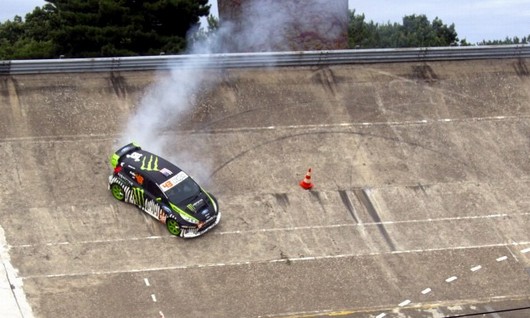 Gymkhanowy versus na trailerze