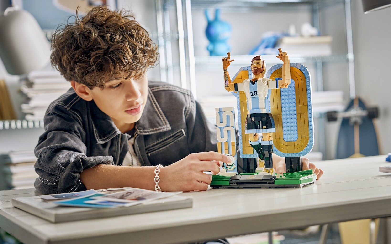 LEGO ogłasza nową serię zestawów z legendami futbolu! Ronaldo, Messi, Mbappé i Vini Jr. wkraczają do gry