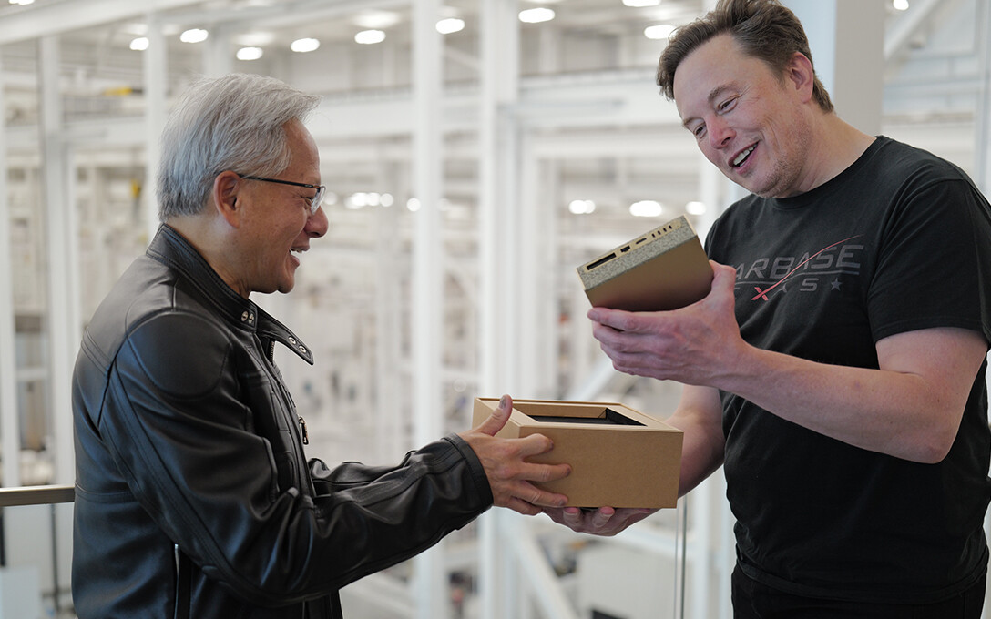 Jensen Huang dostarczył osobiście najmniejszy superkomputer świata - NVIDIA DGX Spark trafił do Elona Muska