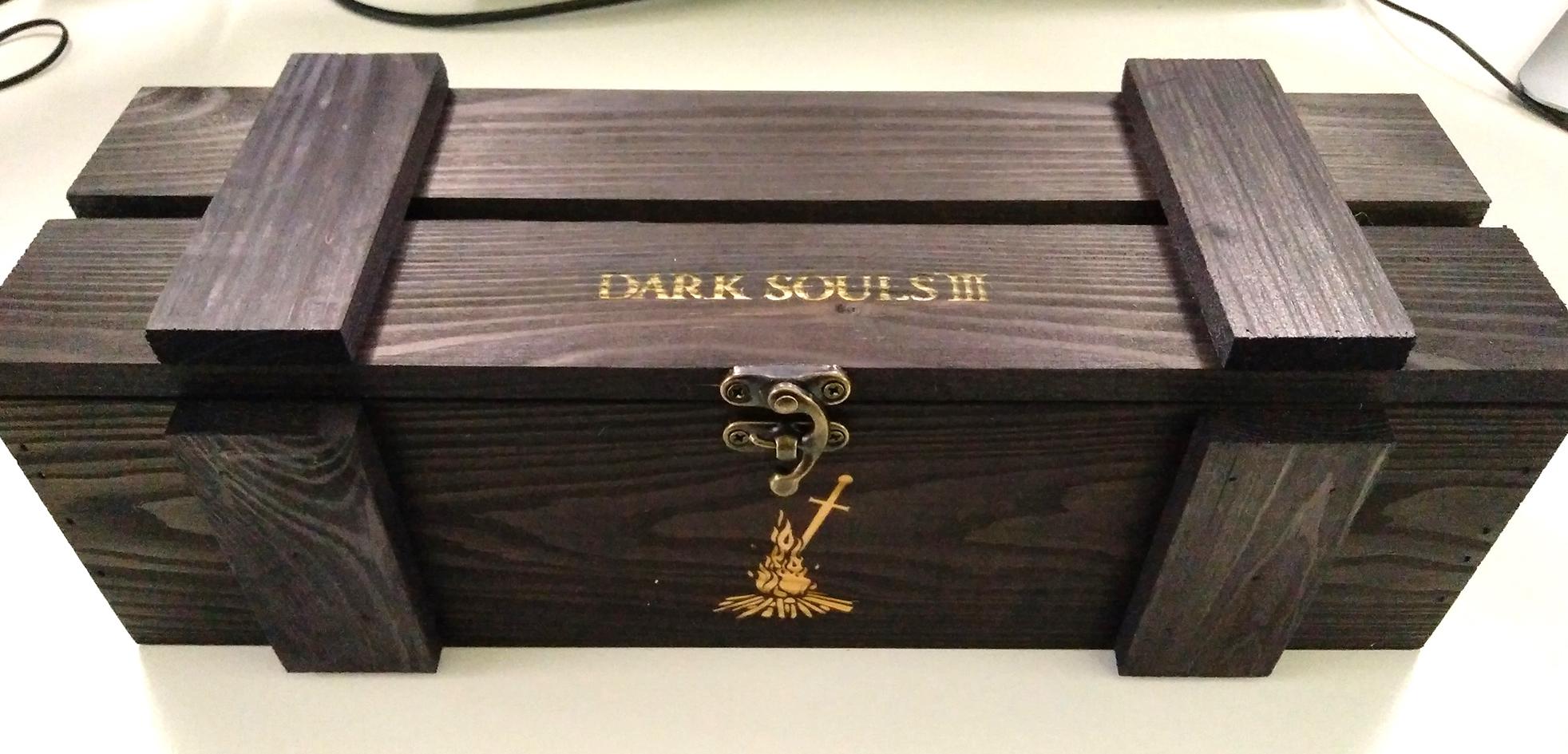 Wydawca Dark Souls III rozesłał recenzentom klimatyczne drewniane skrzynie