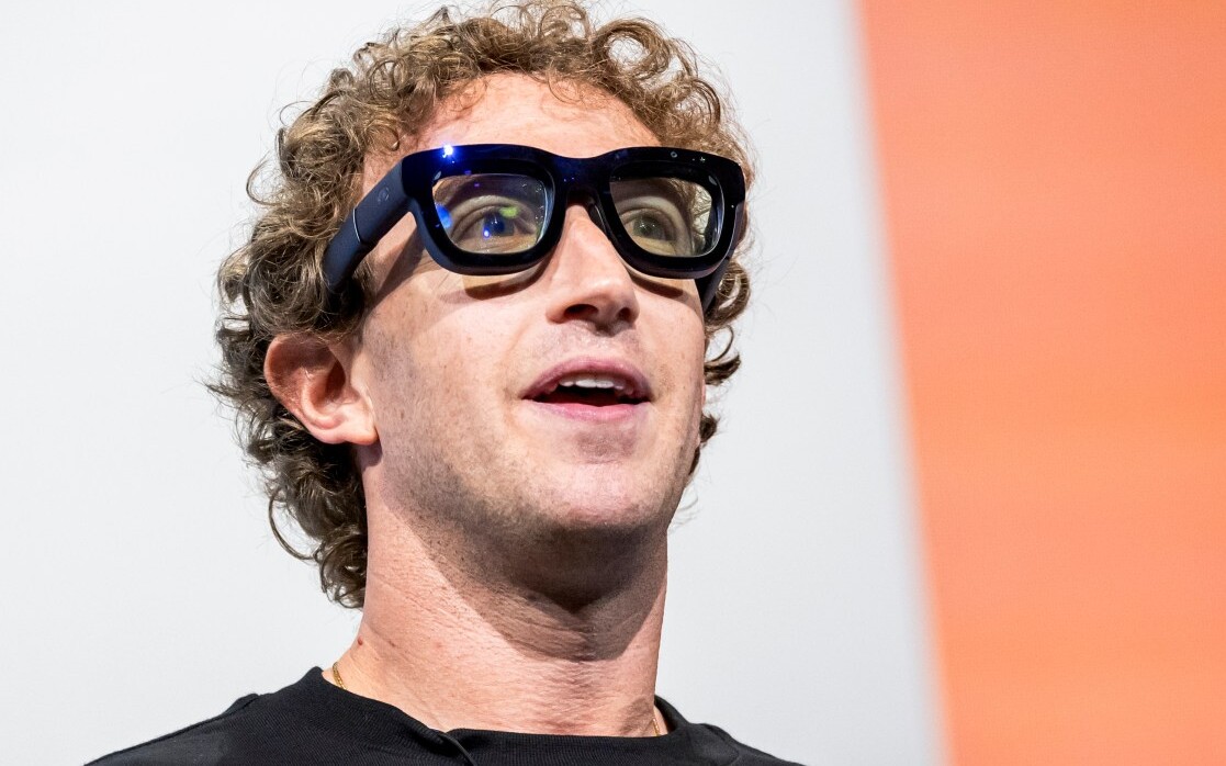 Płacisz za okulary, aby Mark Zuckerberg oglądał twoje życie? Meta pozwana za drastyczne naruszenie prywatności