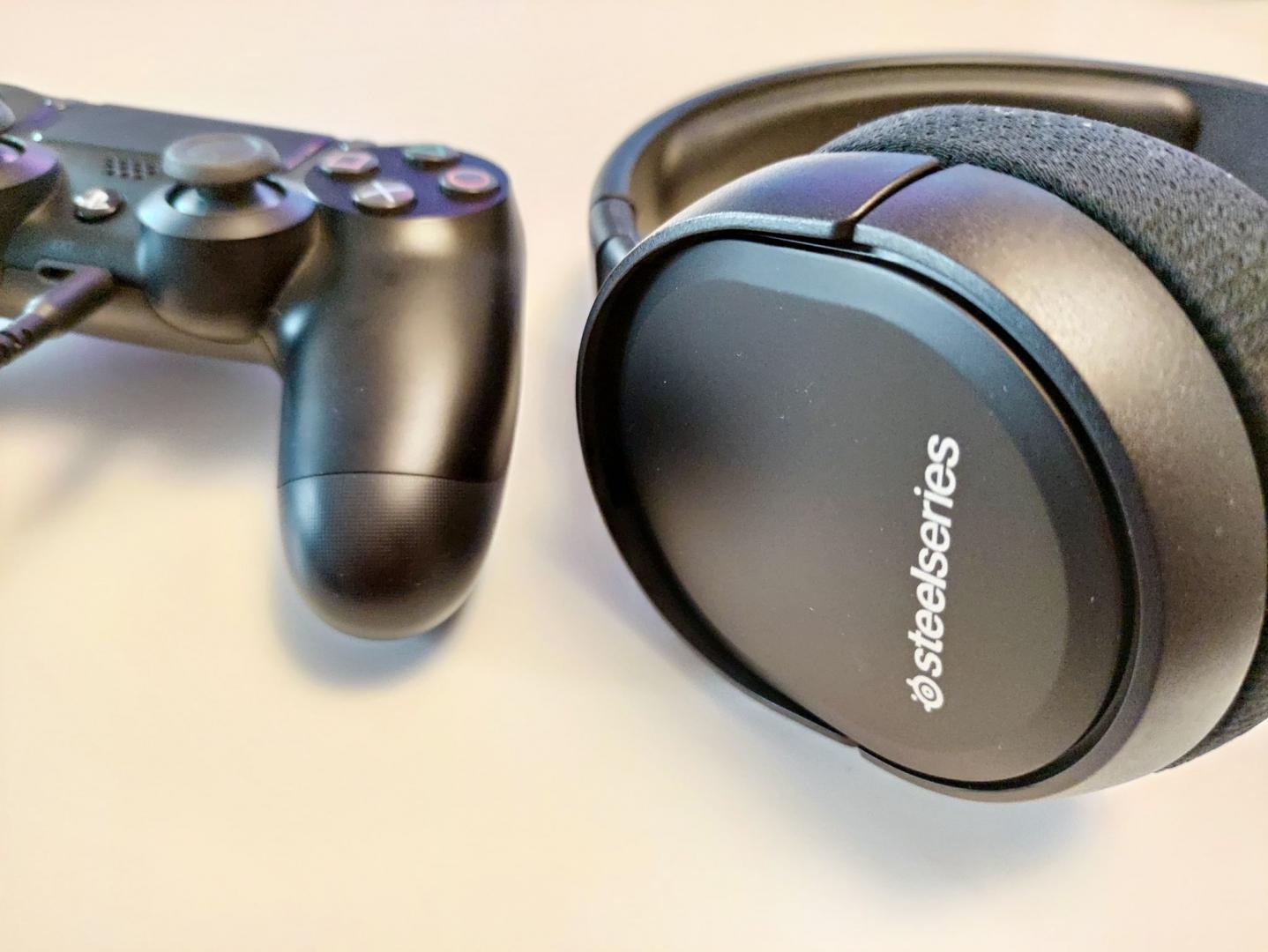 Jak podłączyć słuchawki SteelSeries do konsoli [poradnik wideo]