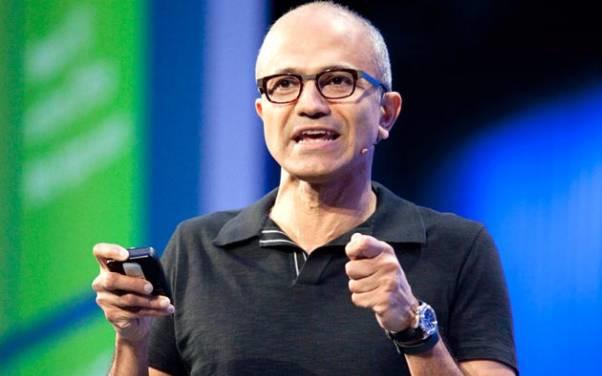 Microsoft skupia się na Xboksie One, grach i HoloLens