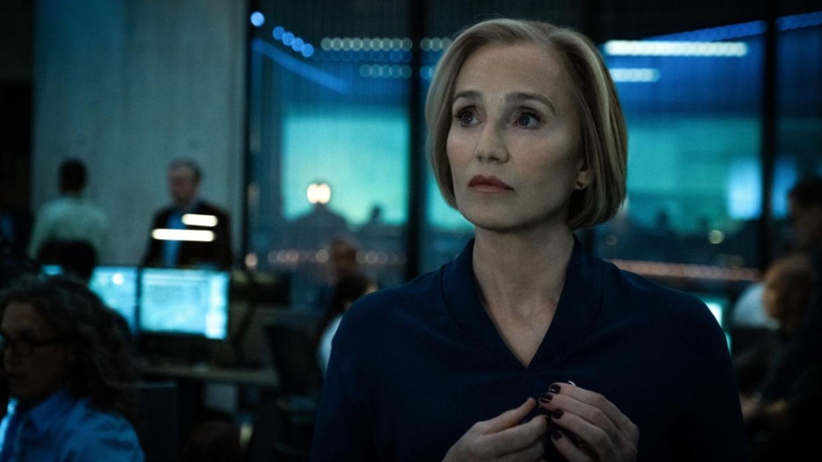 Kulawe konie (2022) – recenzja i opinia o serialu [Apple TV+]. Szefowa MI5