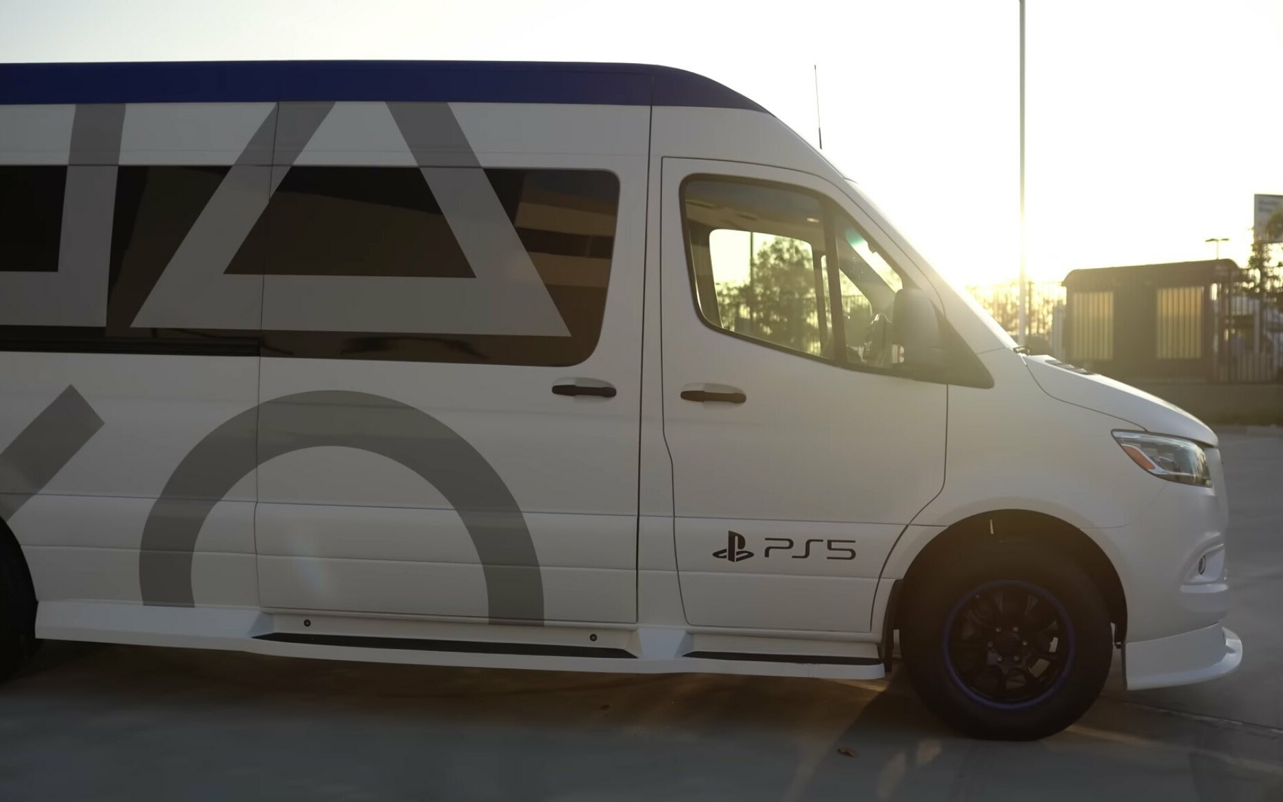 PS5 Gaming Van