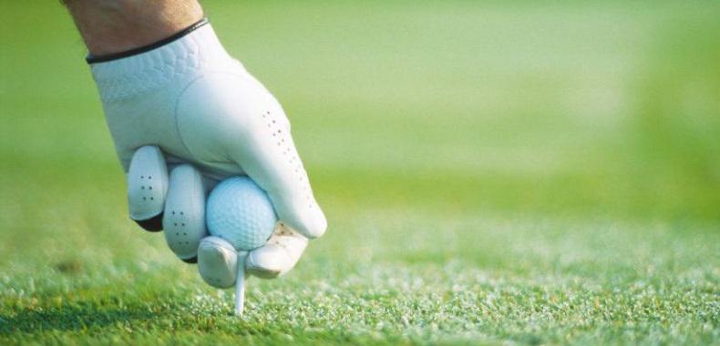 Brytyjczycy spędzają lipiec na polach golfowych - najnowszy ranking sprzedaży
