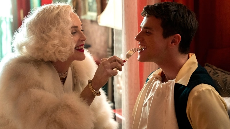 Ratched (2020) – recenzja serialu [Netflix]. Demoniczna pielęgniarka