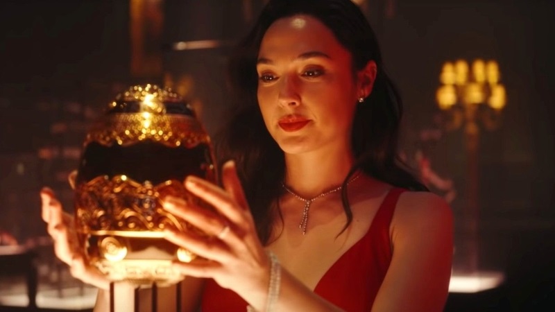 Czerwona nota (2021) – recenzja filmu [Netflix]. Trio do zadań specjalnych