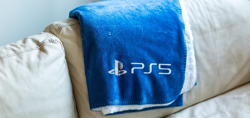 PS5 z oficjalnymi ubraniami. Sony przygotowało bluzy, koszulki, kurtki, spodnie i nawet ręcznik DualSense