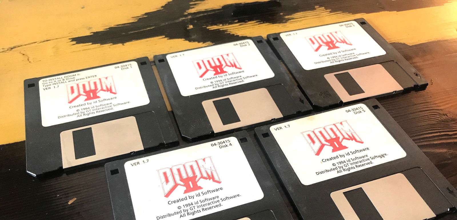 John Romero dorabia na eBay. Dyskietki z Doom II wystawione za bajońskie sumy