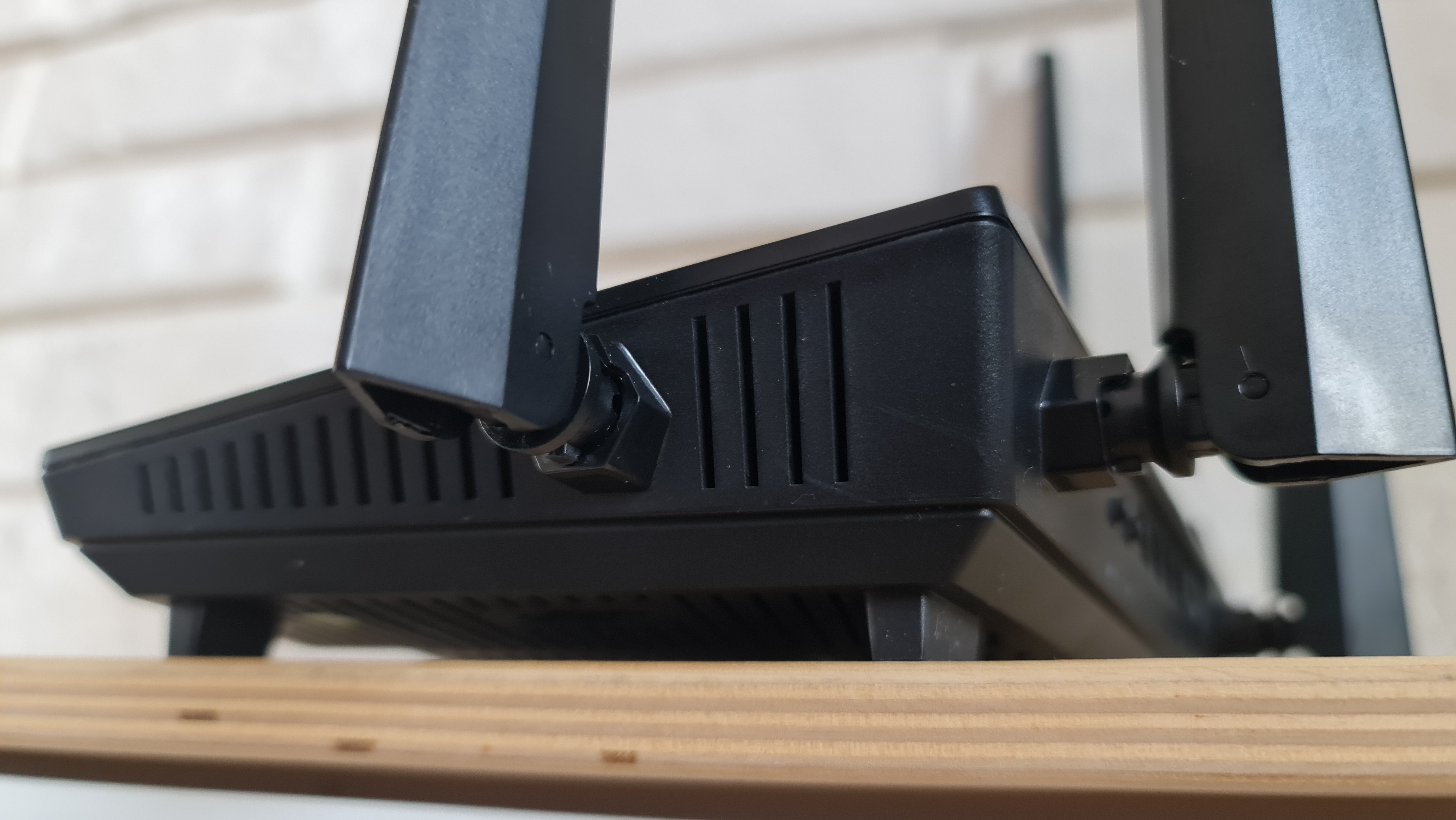 Tenda AC10 – recenzja taniego routera. Co możemy otrzymać za około 150 zł?