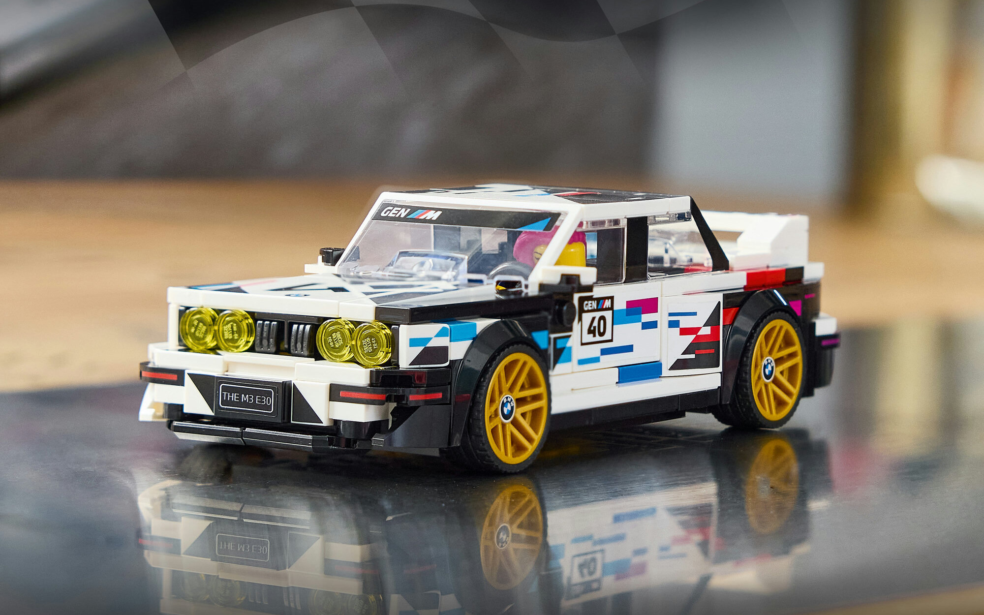 Piękny samochód BMW M3 E30 dla fanów klasyki - zestaw za 74 zł zamiast 114 zł