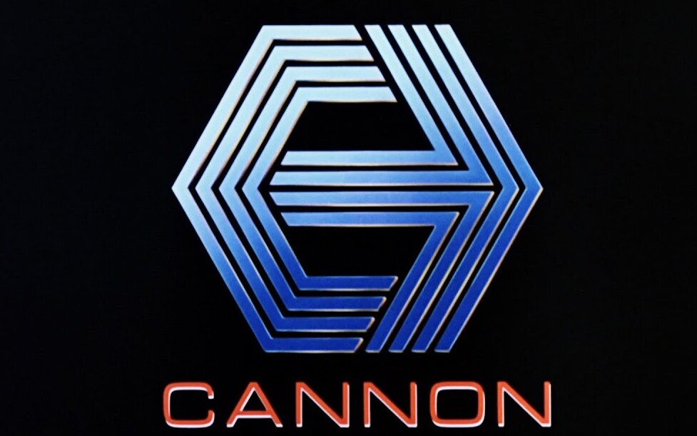 Ostatnie tchnienie kultowego studia filmowego. Przedziwna mieszanina post-apo, cyberpunku z kinem kopanym