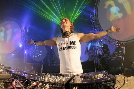 David Guetta zagra nam w DJ Hero 2