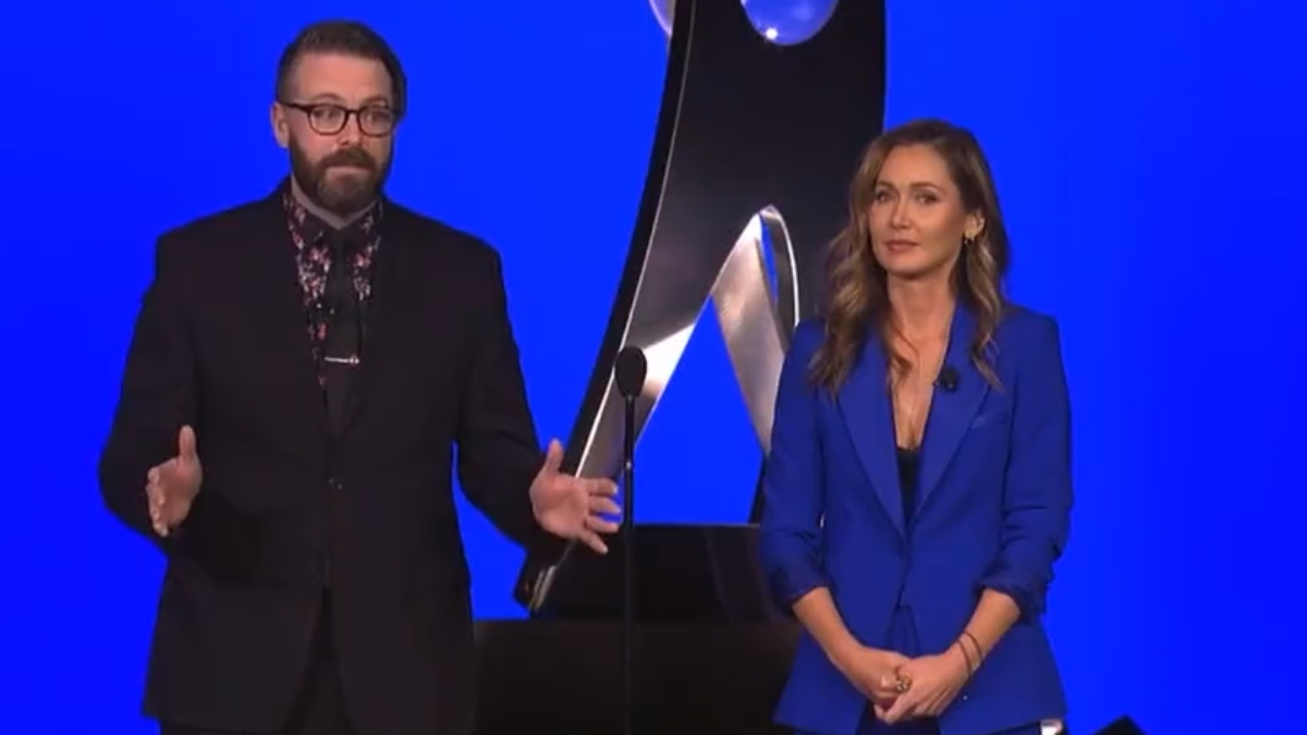 Jessica Chobot i Greg Miller na DICE Awards 2022