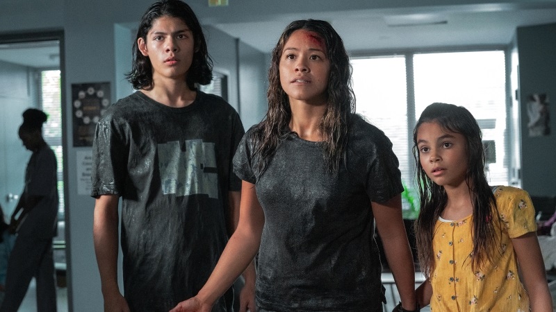 Gdy sen nie nadchodzi (2021) – recenzja filmu [Netflix]. Liczenie owiec nie pomaga