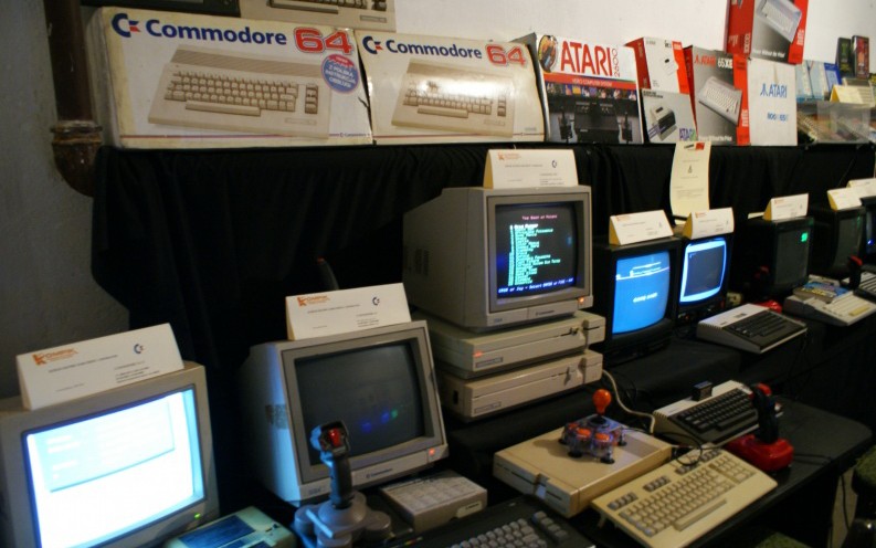 Zobaczcie klasyczne konsole i komputery w katowickim Muzeum Komputerów