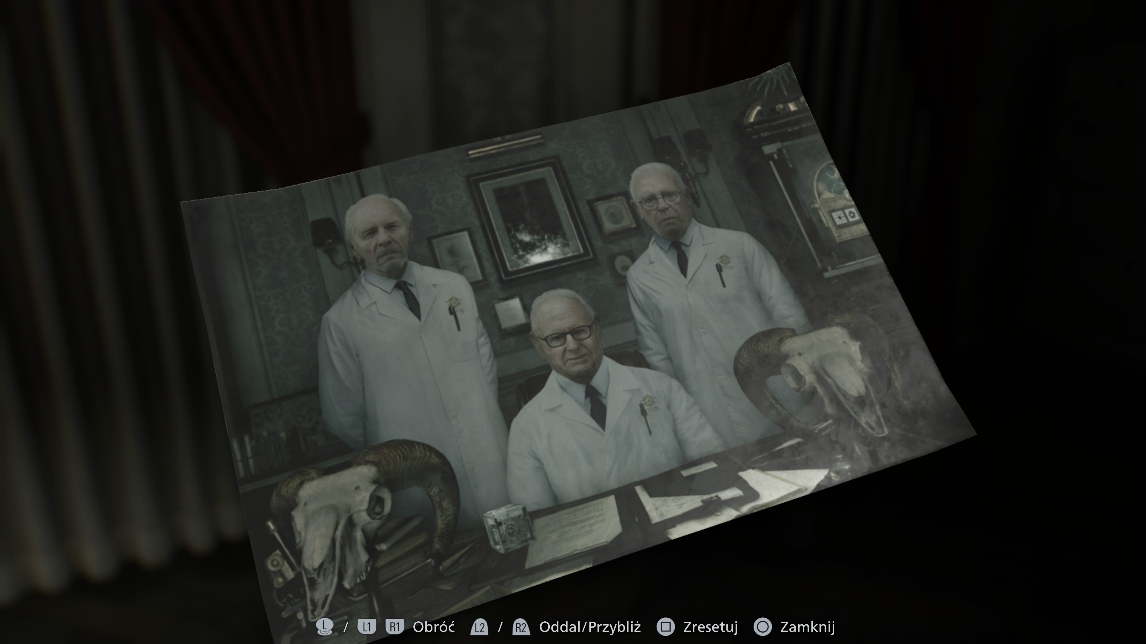 Resident Evil Requiem - Grace: biuro kierownika badań, kłódka, rozpuszczalnik, 1 poziom identyfikatora