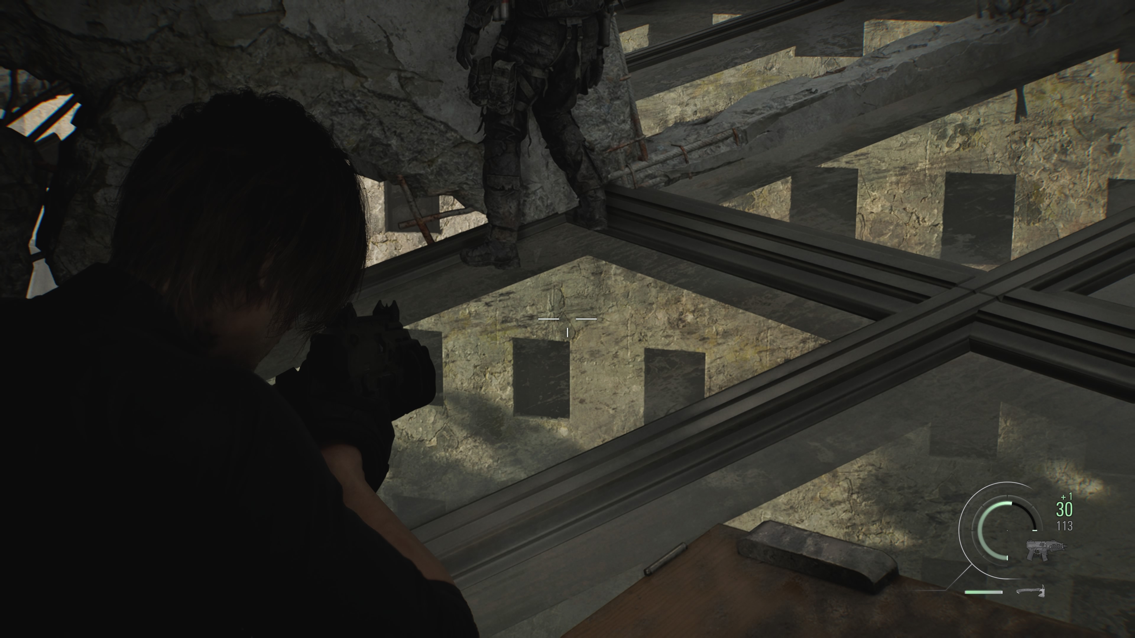 Resident Evil Requiem - Leon: Wieża Willisa, przekaźnik, szyby, winda, brama, detonator, motocykl, psy Victora