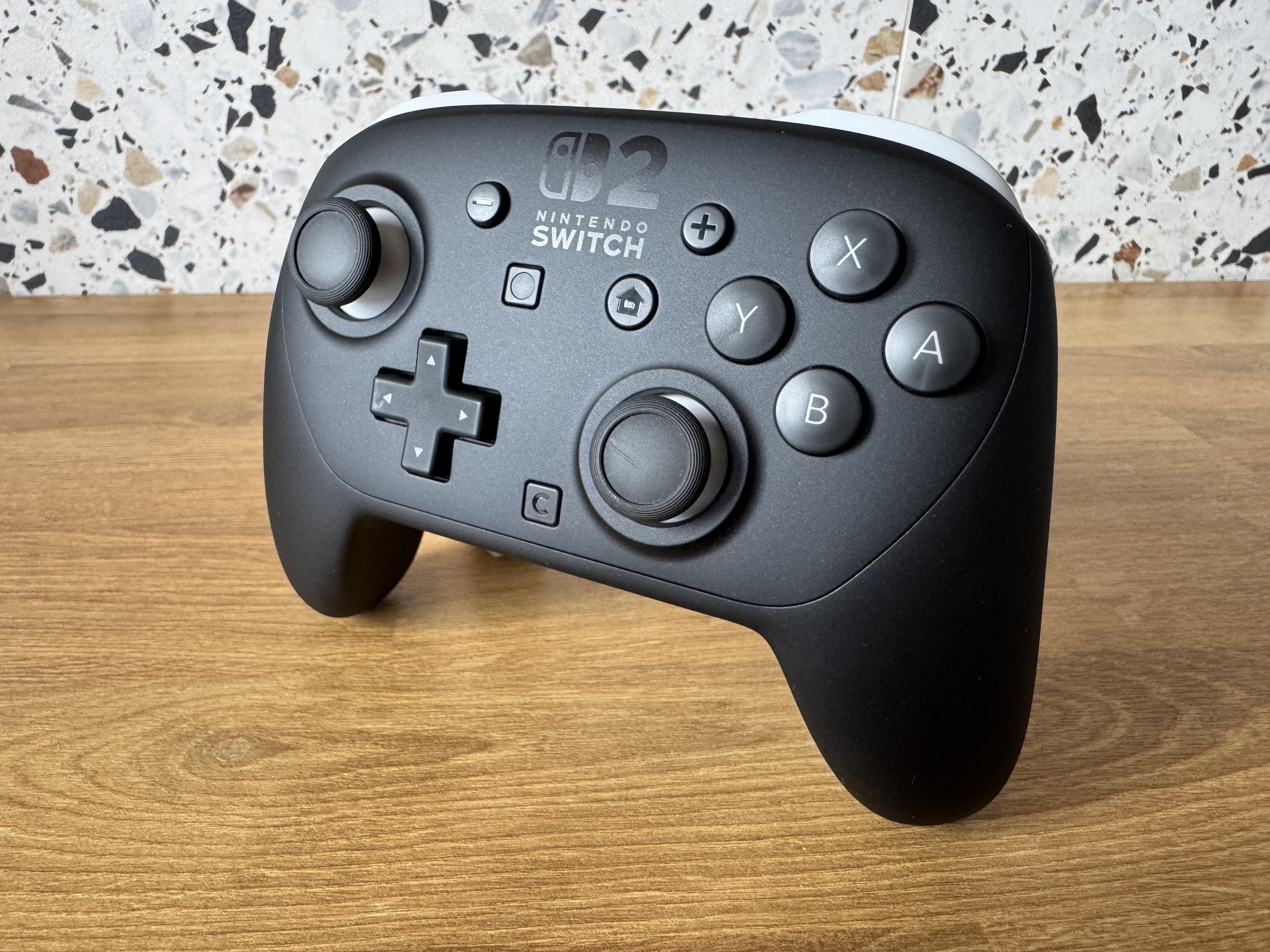 Nintendo Switch 2 Pro Controller - recenzja - sprzęt z przodu