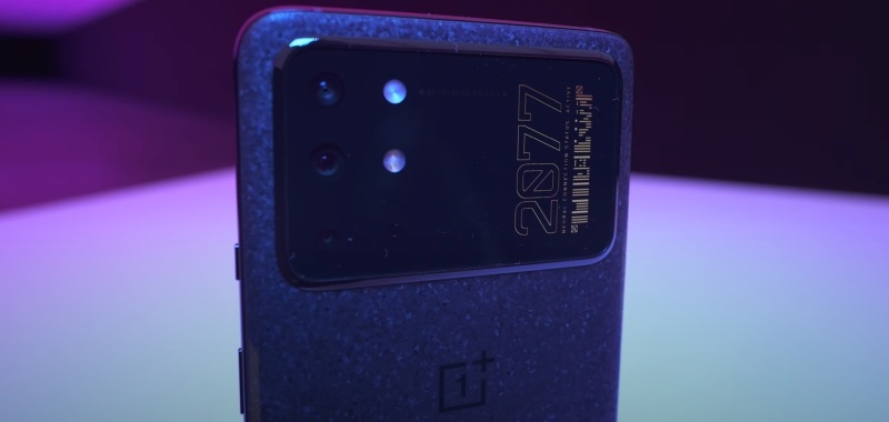Cyberpunk 2077 OnePlus 8T na pełnej prezentacji. Zobaczcie unboxing smartfona