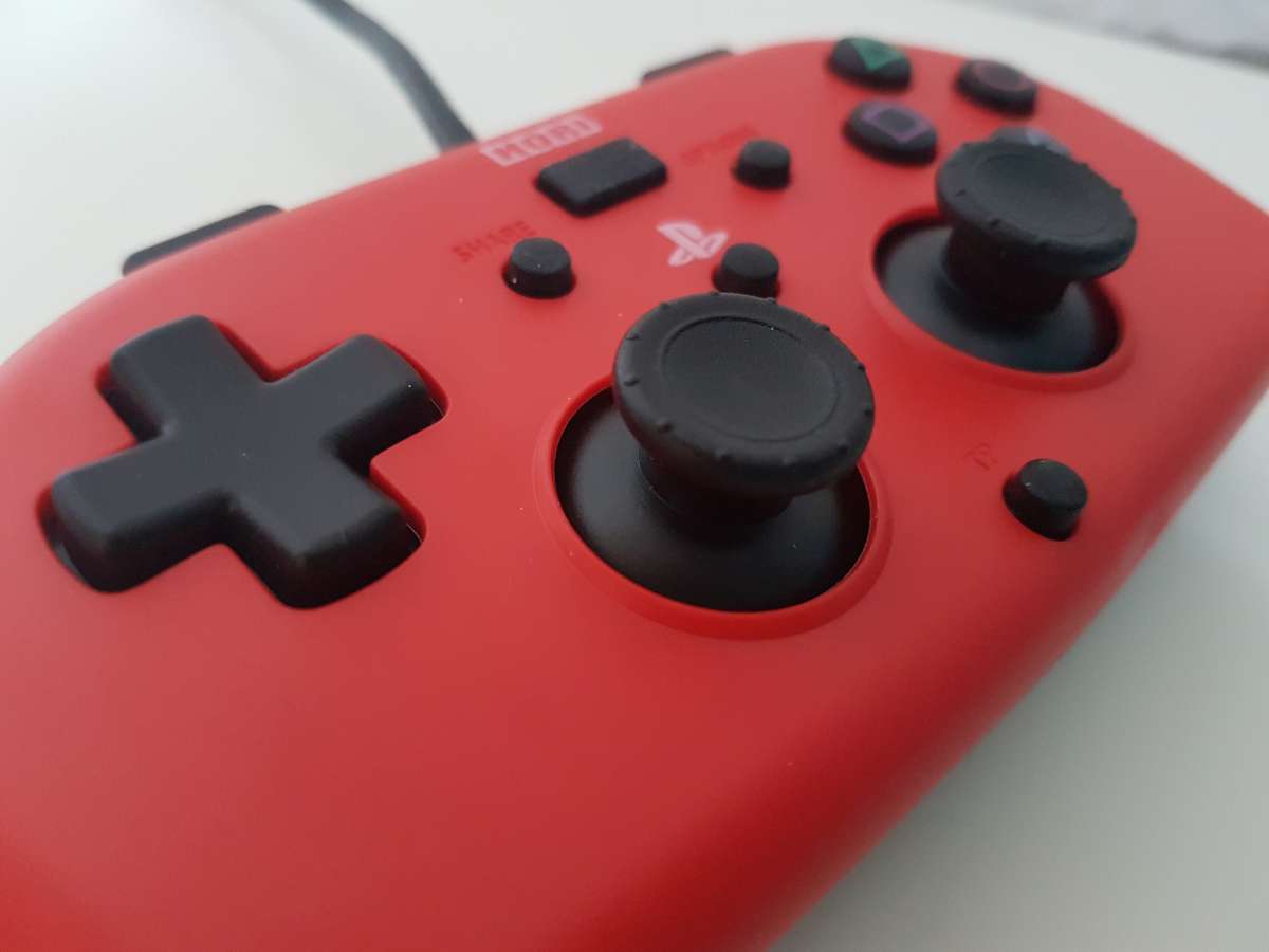 Mini Wired Gamepad od HORI dla PlayStation 4 – recenzja sprzętu