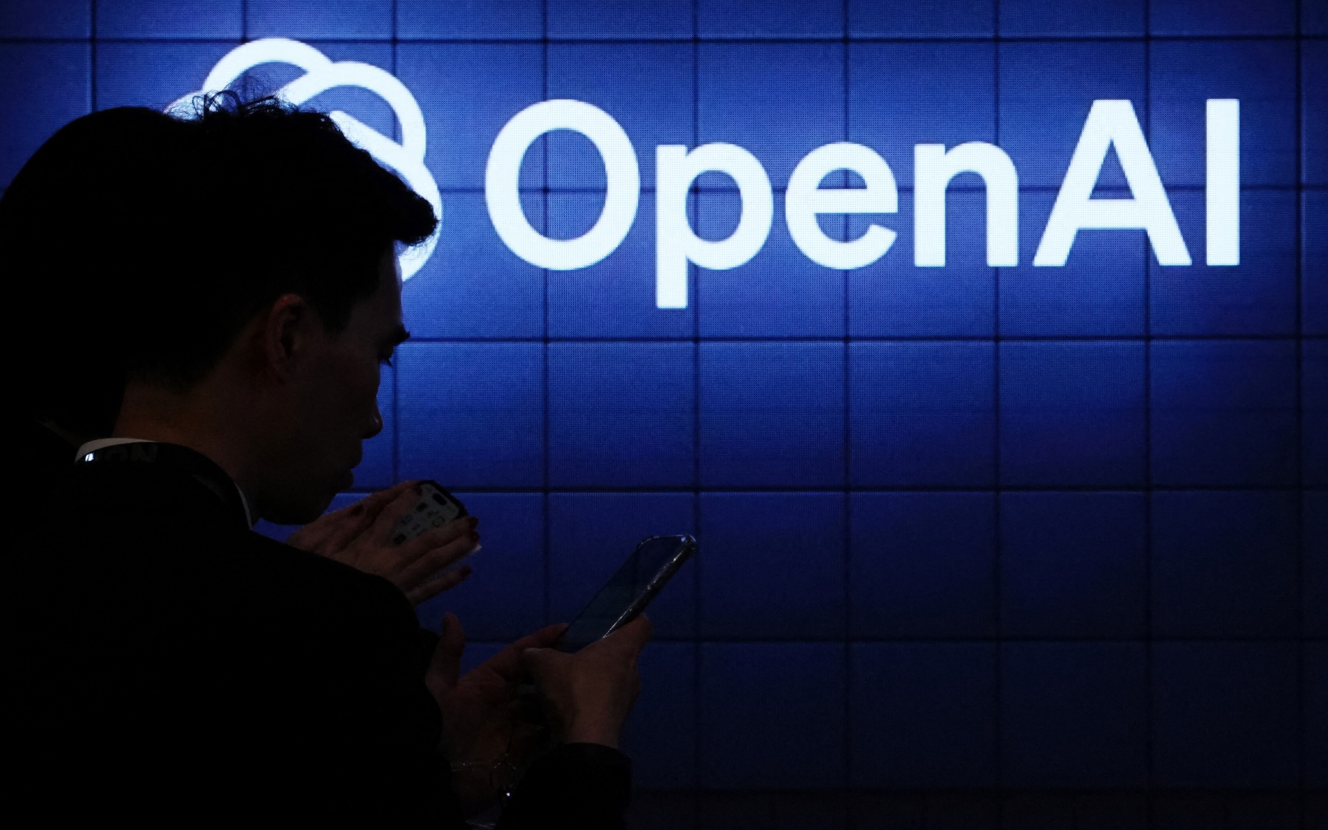 Nie tylko tekst, ale i akcja. GPT-5.3 Codex potrafi samodzielnie tworzyć, testować i wdrażać nowe aplikacje