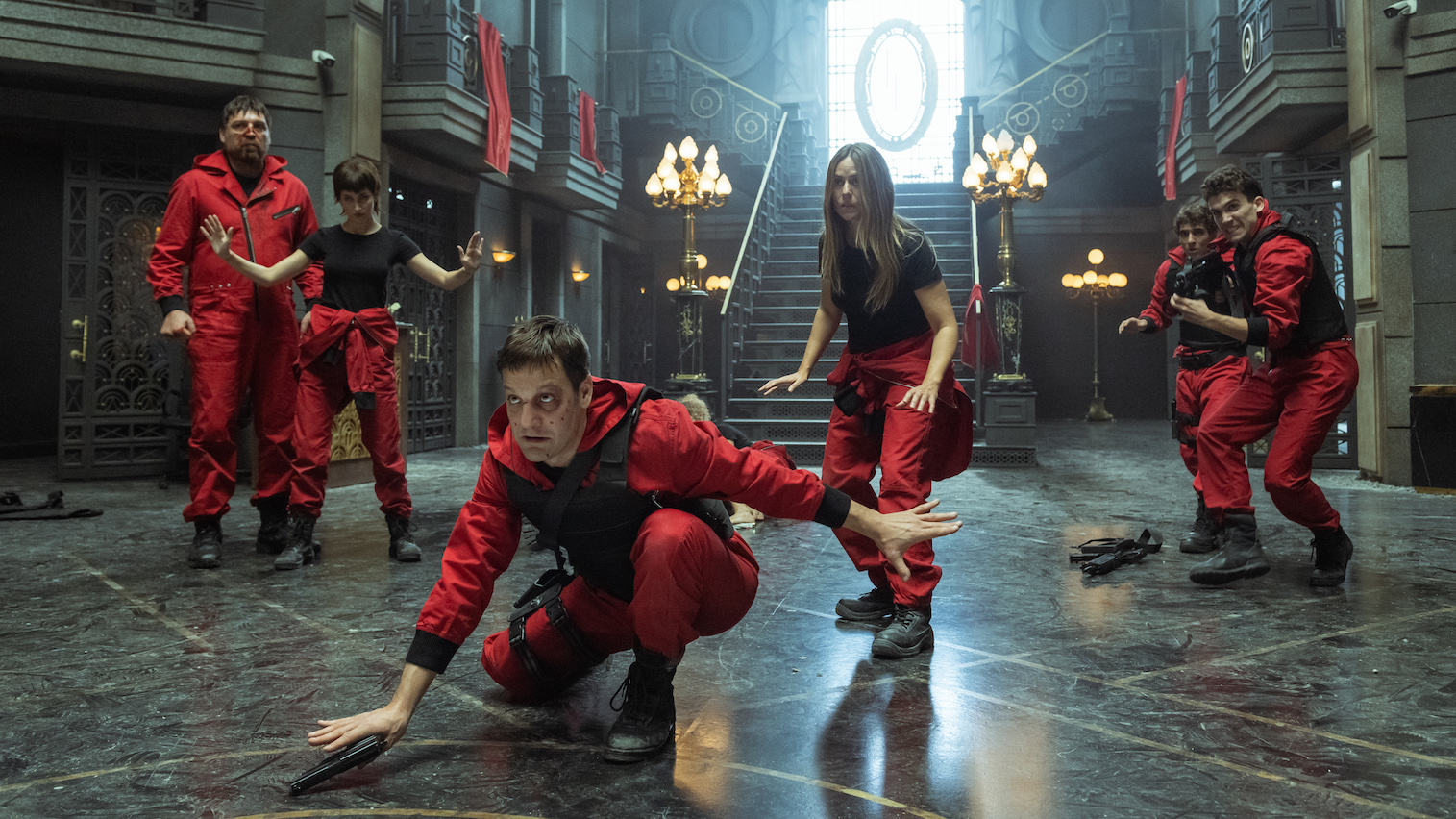 Dom z papieru 5 na nowych materiałach. Netflix zapowiada „wojnę”