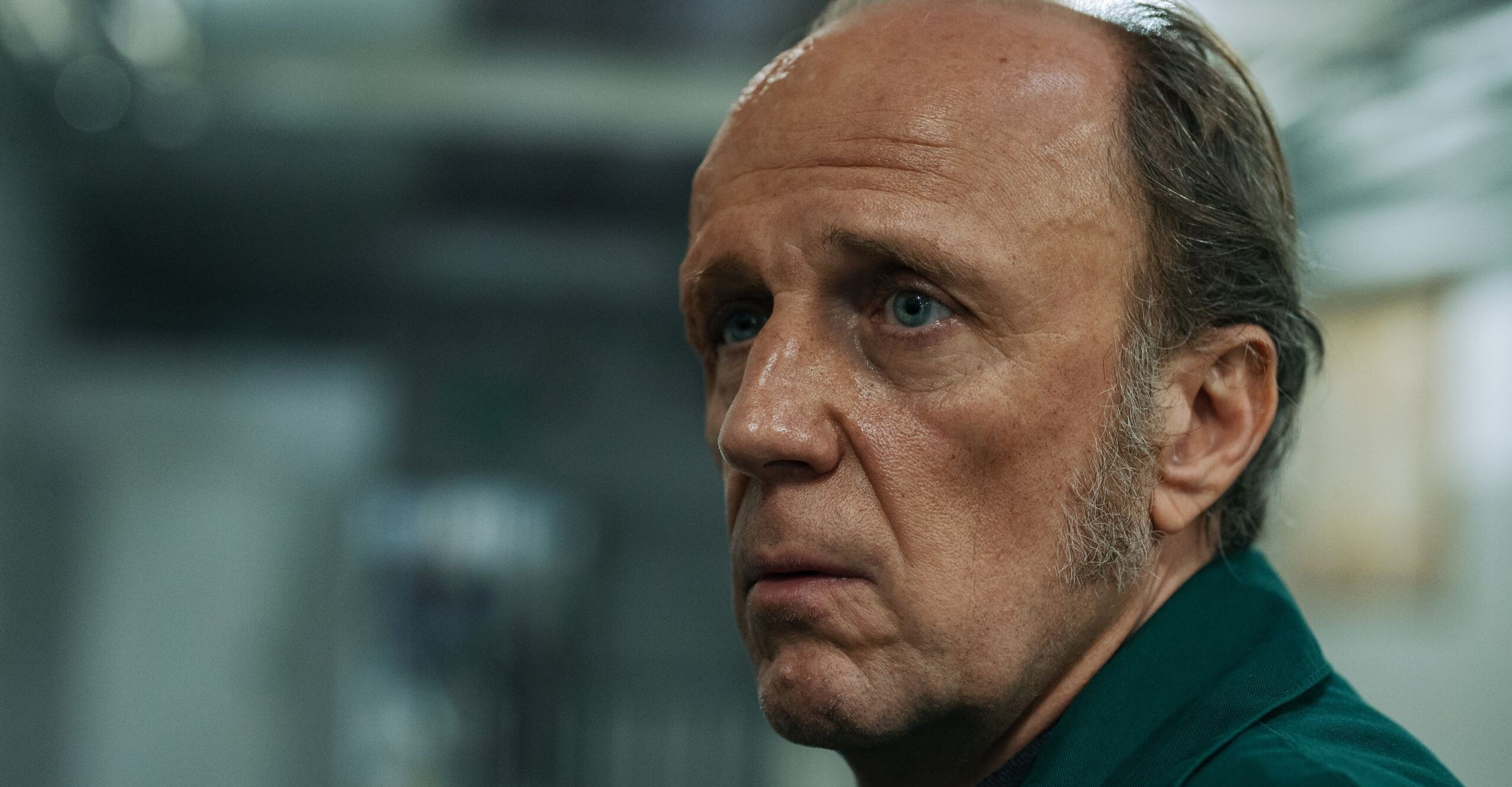 Pionek (2026) - recenzja serialu [SkyShowtime]. Wybitny kryminał? Nie, ale dwie postacie kradną serial