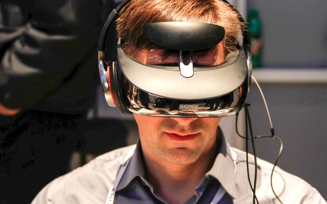 Prezes SOE: Sony tworzy konkurenta Oculus Rift