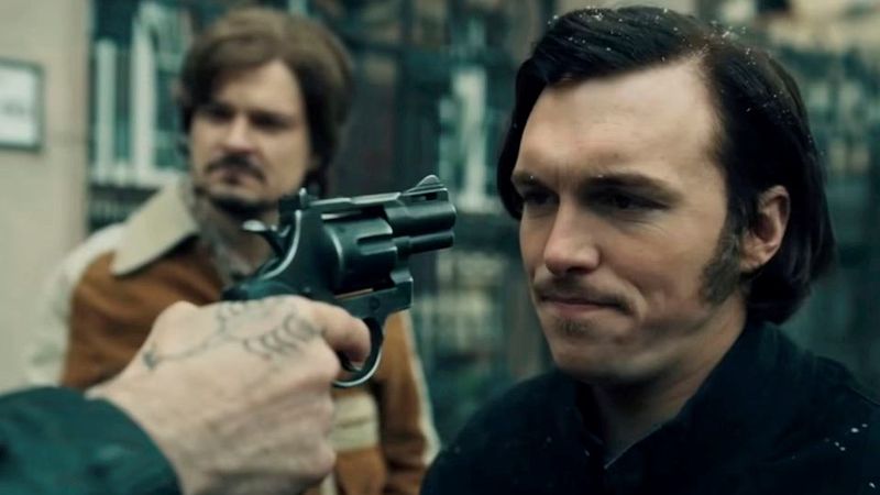 Jak pokochałam gangstera (2022) - recenzja filmu [Netflix]. Wszystkie kobiety Nikosia