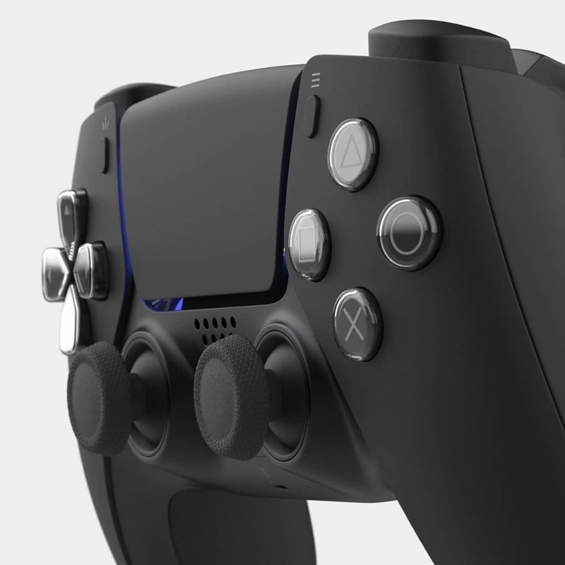 PS5 DualSense w czarnym kolorze prezentuje się świetnie