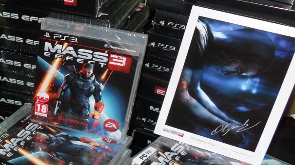 SKLEP: Mass Effect 3 już jest. Zamów dziś i graj wcześniej!
