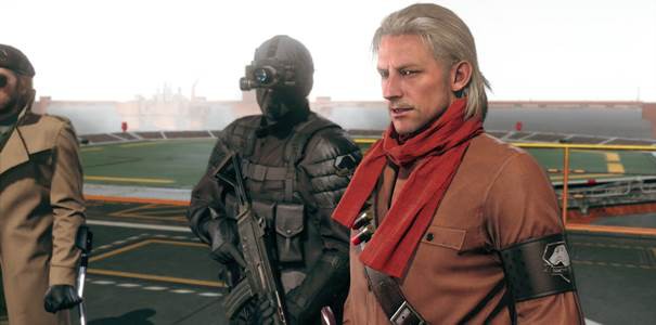 Ocelot spaceruje samotnie po bazie w Metal Gear Solid V: The Phantom Pain, ale ktoś go wypatrzył