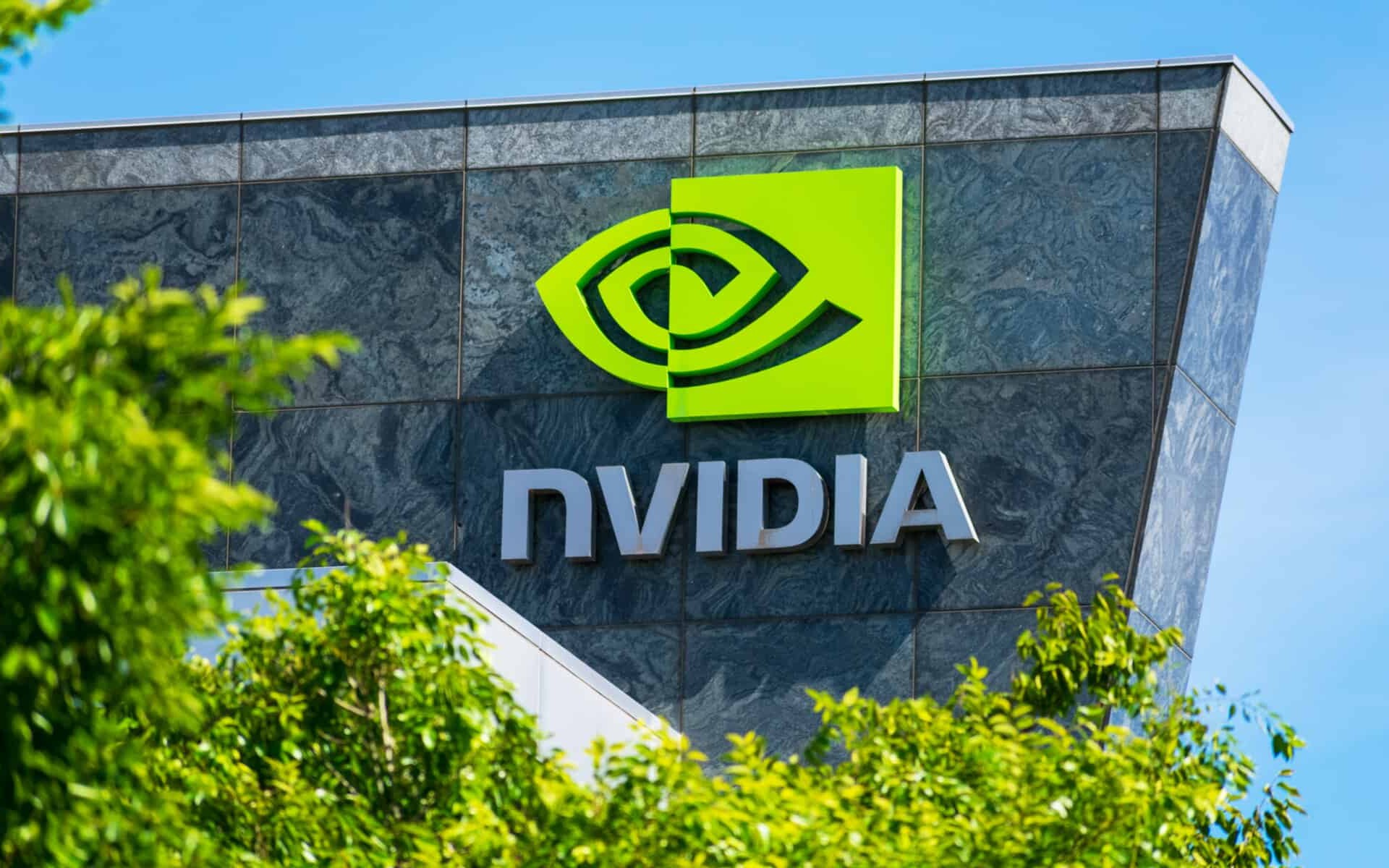 NVIDIA wydaje hotfix GeForce 581.94 - rozwiązuje błąd z niższą wydajnością po aktualizacji Windows 11